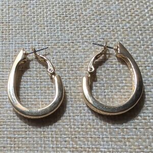 Vintage signed Napier Goldtoned Hoop Pierced Earrings